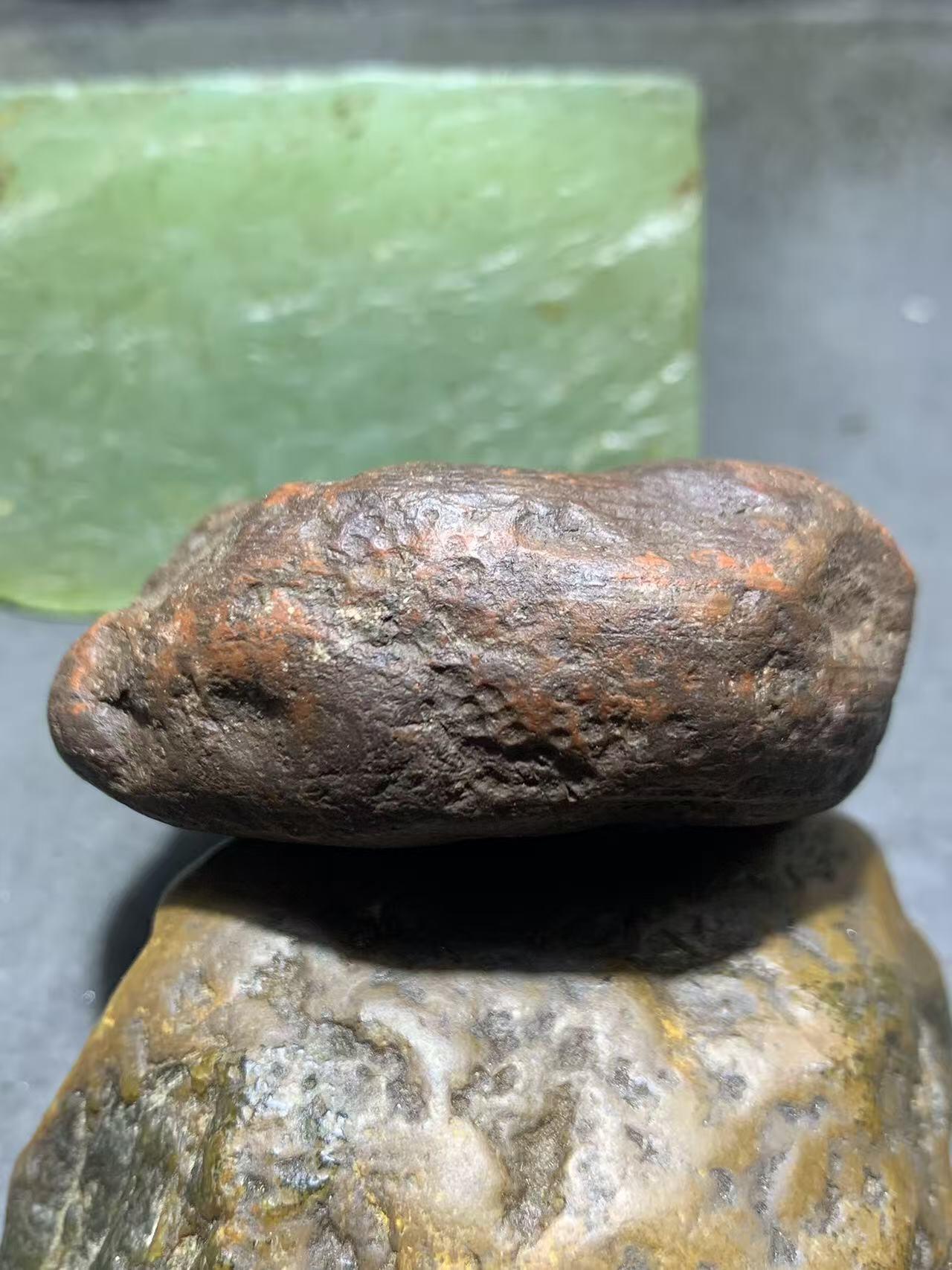 精美铁红皮开窗料南红玛瑙原石一颗