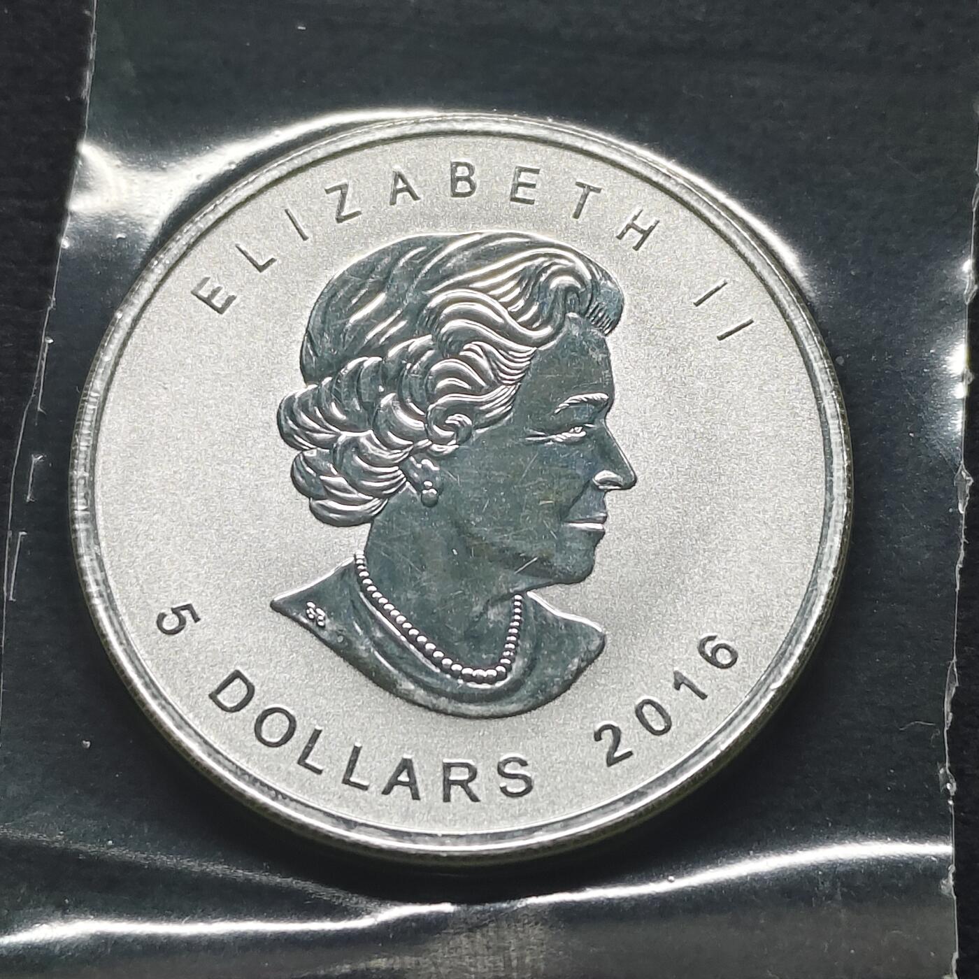 【全场包邮】纯粹捡漏拍491场（免费代拍第28场） 加拿大2016年5元游隼1盎司（38毫米31.1克）9999纯银币