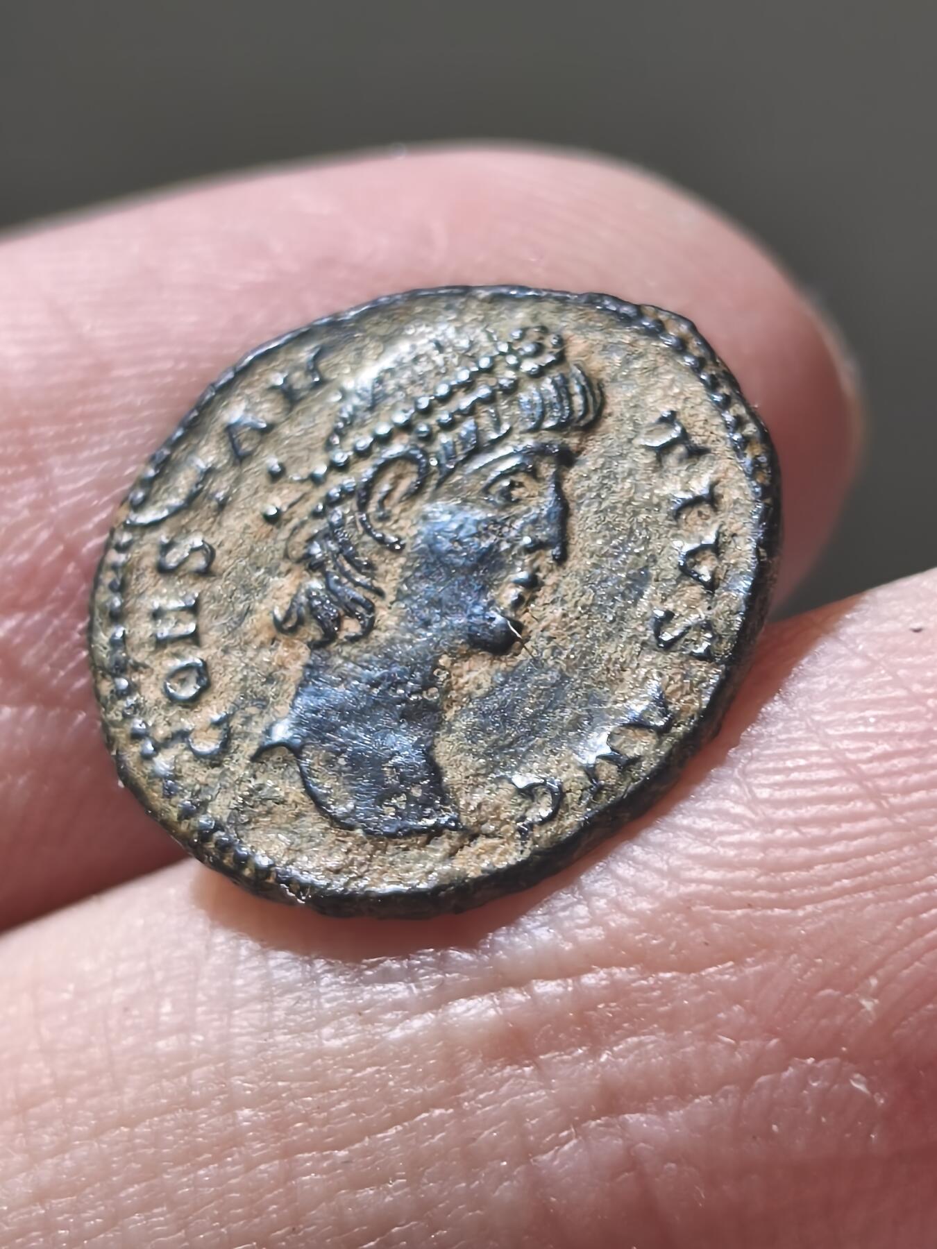 星盘世界钱币2026一月十日新年古典精品大拍 精彩纷呈 精品！罗马帝国 公元337-361年 君士坦提乌斯二世 努米铜币，非常可爱漂亮的一枚小铜币