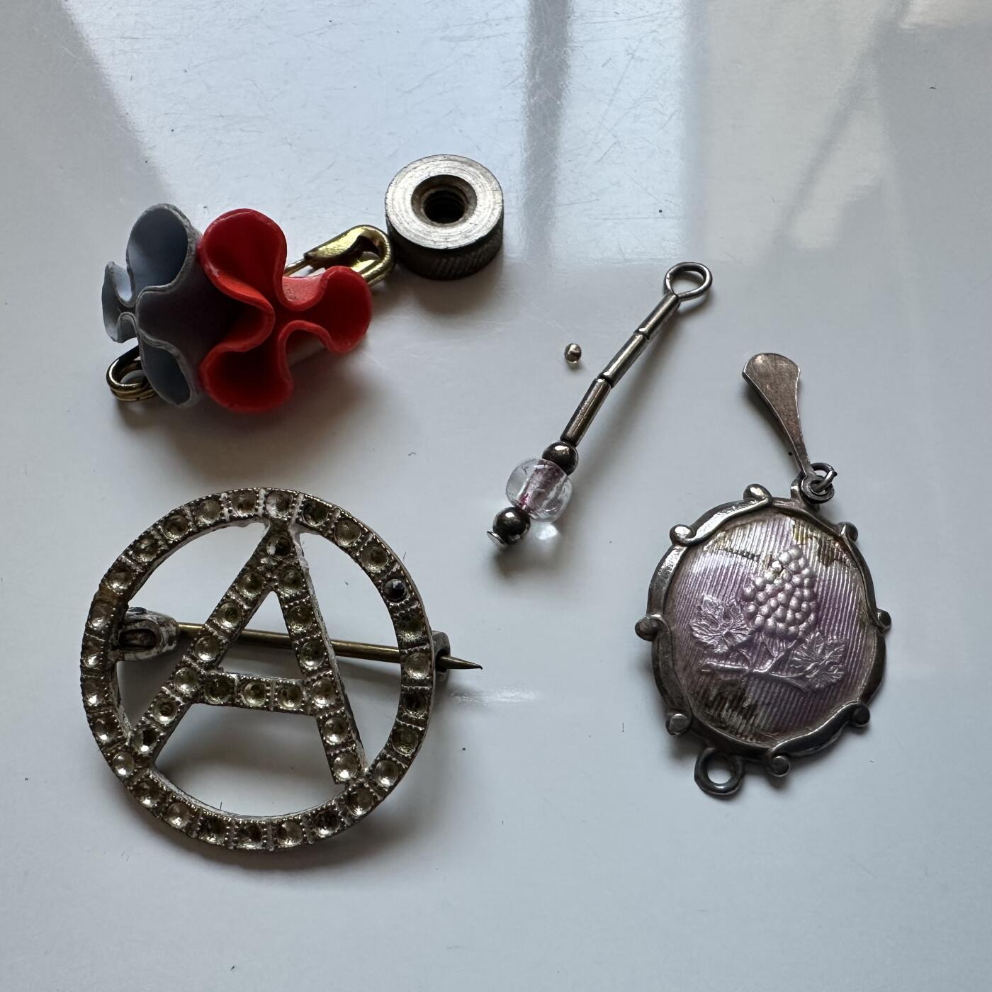 🌹外币初藏🌹🐯2026年第1场  每周二四六晚8️⃣点 接代拍 饰品小件一组