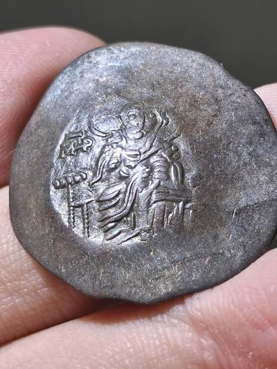 拜占庭帝国 公元1118-1143年 约翰二世 特拉奇碟形铜币，品相非常漂亮，银层尚全，打制清晰，重量达到4.3克。在拜占庭蝶形铜币中算很大的了