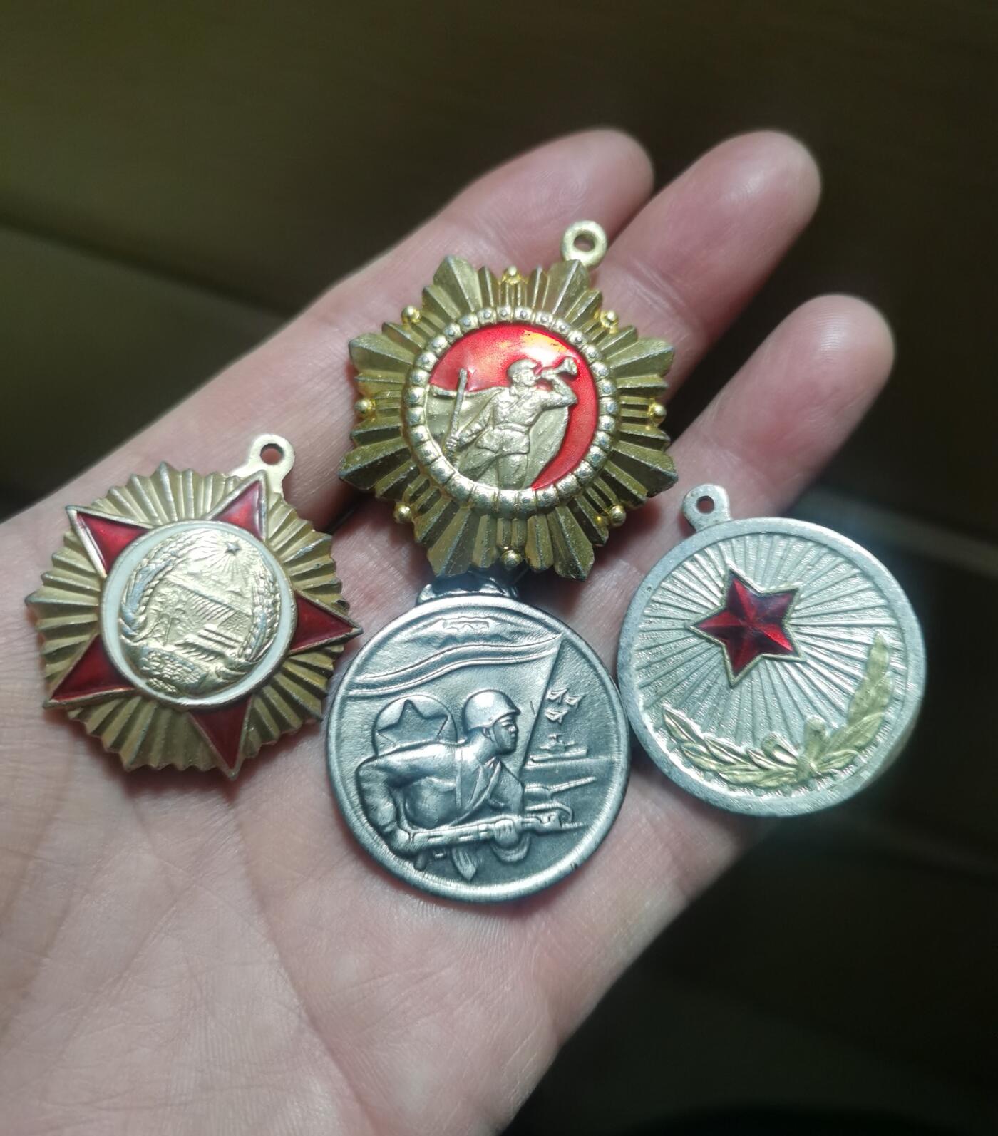 苏联朝鲜奖章收藏   朝鲜老奖章一组12个合售