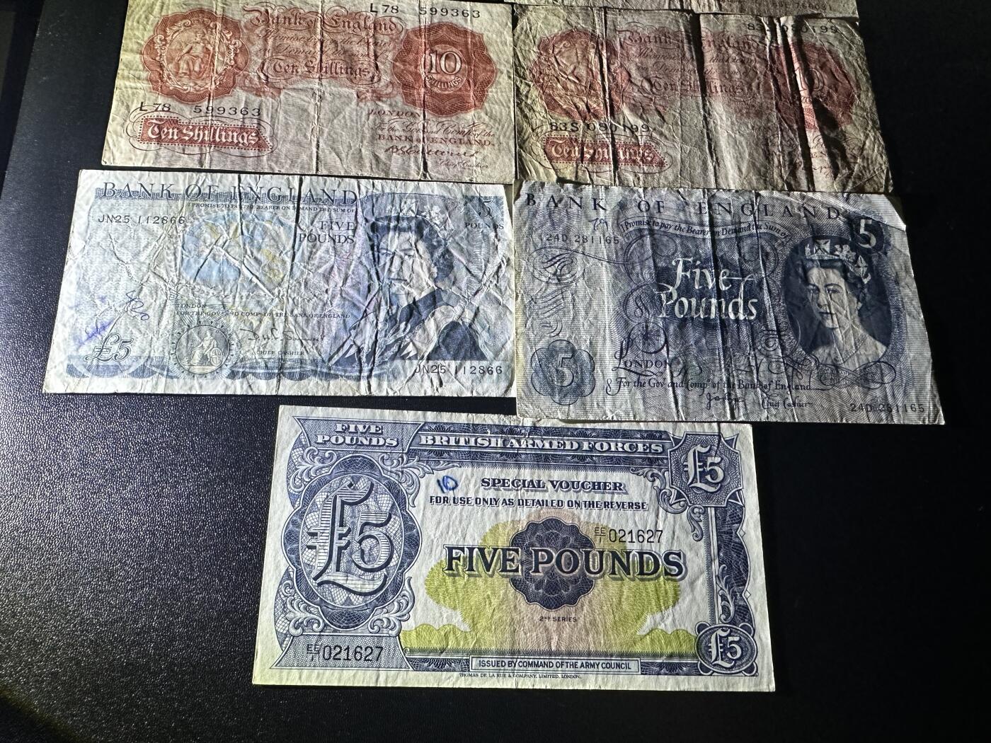 《外钞收藏家》第五百九十八期（2026年新年第一场）（本平台长期征集拍品、欢迎藏友们联系合作） 英国A、C、D序列加殖民地军票7张一起 非全新 品相如图