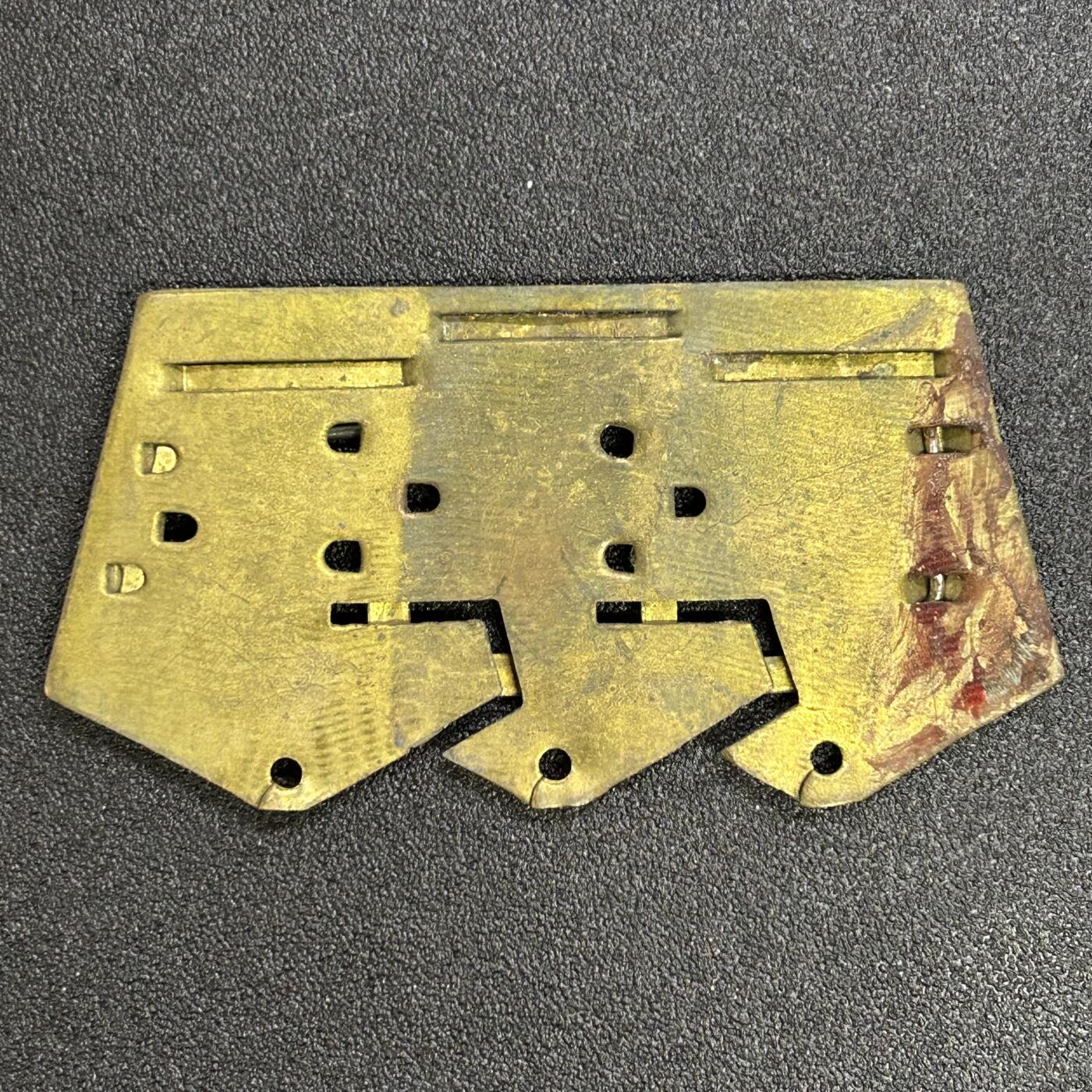 西秦中古拍卖第七十一期 苏联早期铜制三连挂板