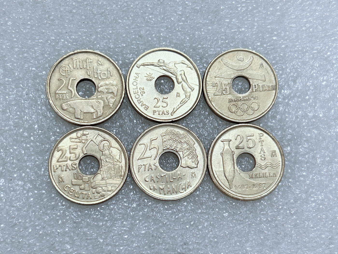 第一海外回流一元起拍收藏 散集专场  第285期 西班牙不同版本25比塞塔黄铜币 6枚