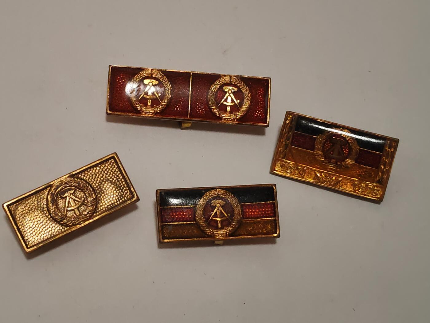 韵星假日拍卖第三十四期 -- Rimey Holidays Auction 34 民主德国个人劳动荣誉与集体劳动荣誉一组