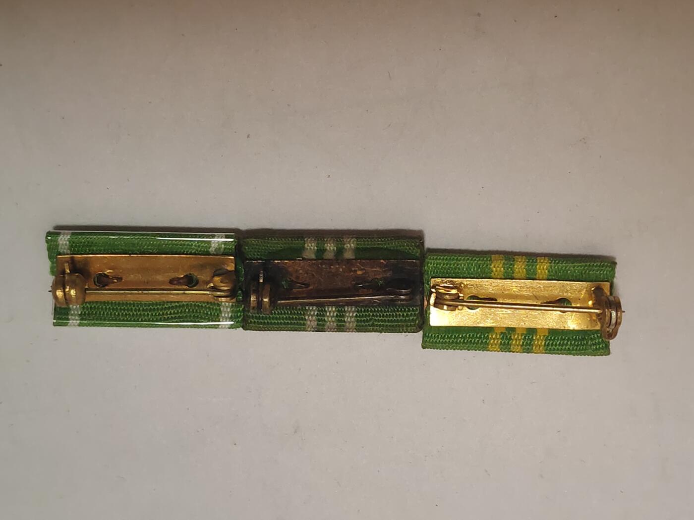 韵星假日拍卖第三十四期 -- Rimey Holidays Auction 34 民主德国内务部章略一组