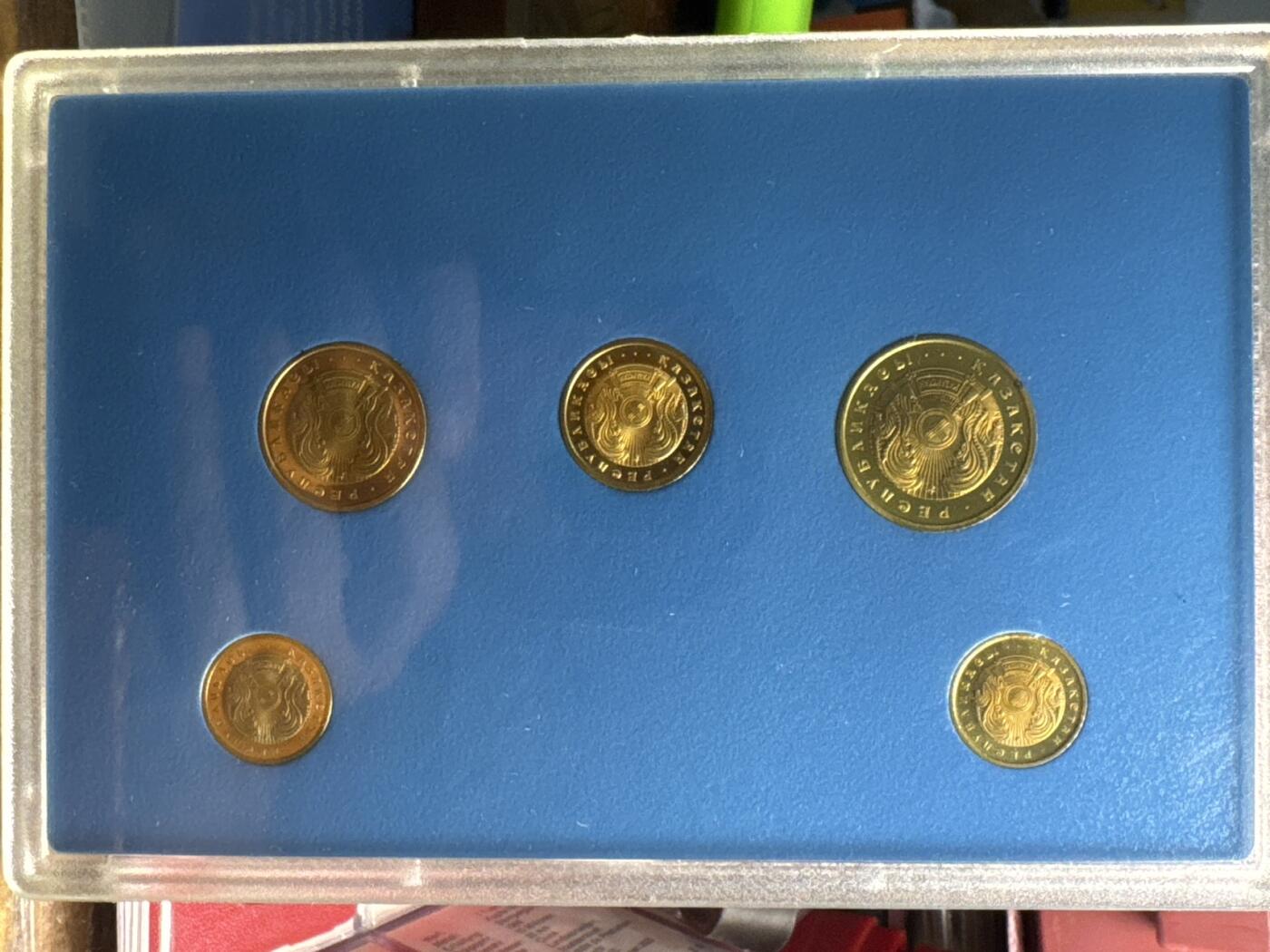 ❤️【币观天下】❤️ 第337期钱币拍卖- 2026.1.2周五晚上6点半场-长期征集拍品 哈萨克斯坦1993年国家银行官方PS流通套币