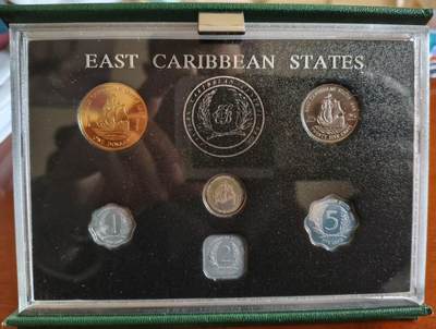 ❤️【币观天下】❤️ 第337期钱币拍卖- 2026.1.2周五晚上6点半场-长期征集拍品 - 加勒比地区1986年精制套币 皇家铸币厂出品，发行量2500套，这套基本都有氧化