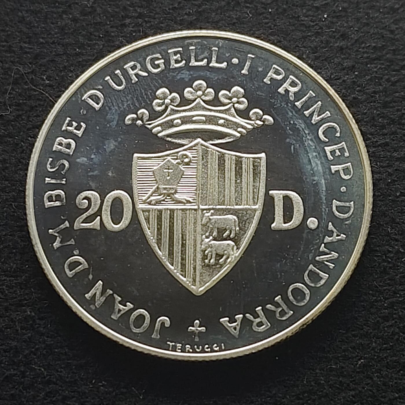 【全场包邮】纯粹捡漏拍491场（免费代拍第28场） 【少见】安道尔1984年20第纳尔野生动物系列红松鼠（35毫米16克）精制纪念银币-量5000