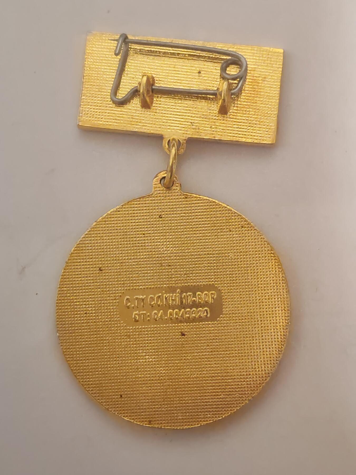 韵星假日拍卖第三十四期 -- Rimey Holidays Auction 34 越南社会主义共和国光荣在党三十周年纪念章