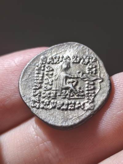 极品！帕提亚 - 米特拉达梯二世（公元前123–前88年）1德拉克马银币  埃克巴塔纳（Ecbatane）造币厂，这一枚真的非常漂亮，打制流淌纹非常清晰，而且正背面打的非常全美