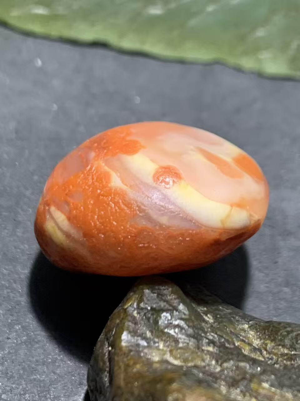 精美红白荔枝冻水冲籽川料南红玛瑙原石一颗