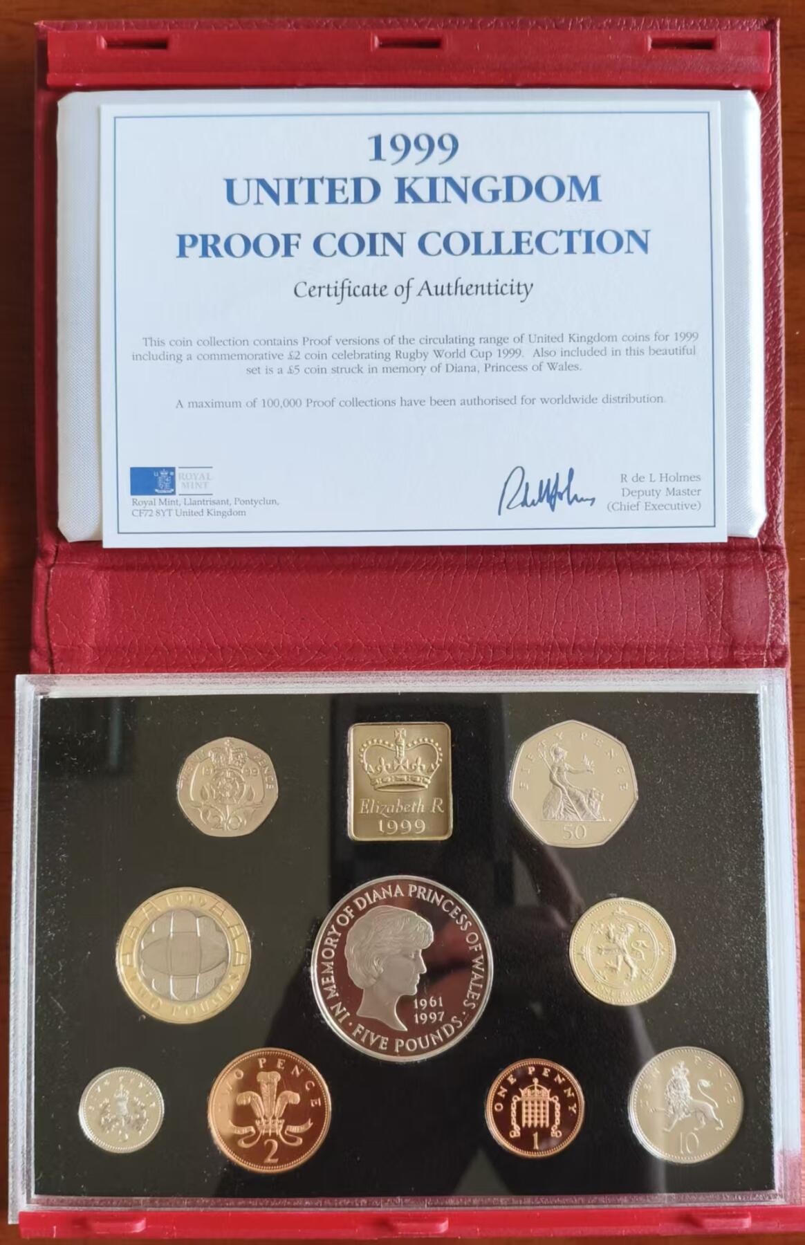 ❤️【币观天下】❤️ 第337期钱币拍卖- 2026.1.2周五晚上6点半场-长期征集拍品 英国1999年红本精制套币 人民的王妃戴安娜五镑 橄榄球世界杯两镑和苏格兰立狮一镑