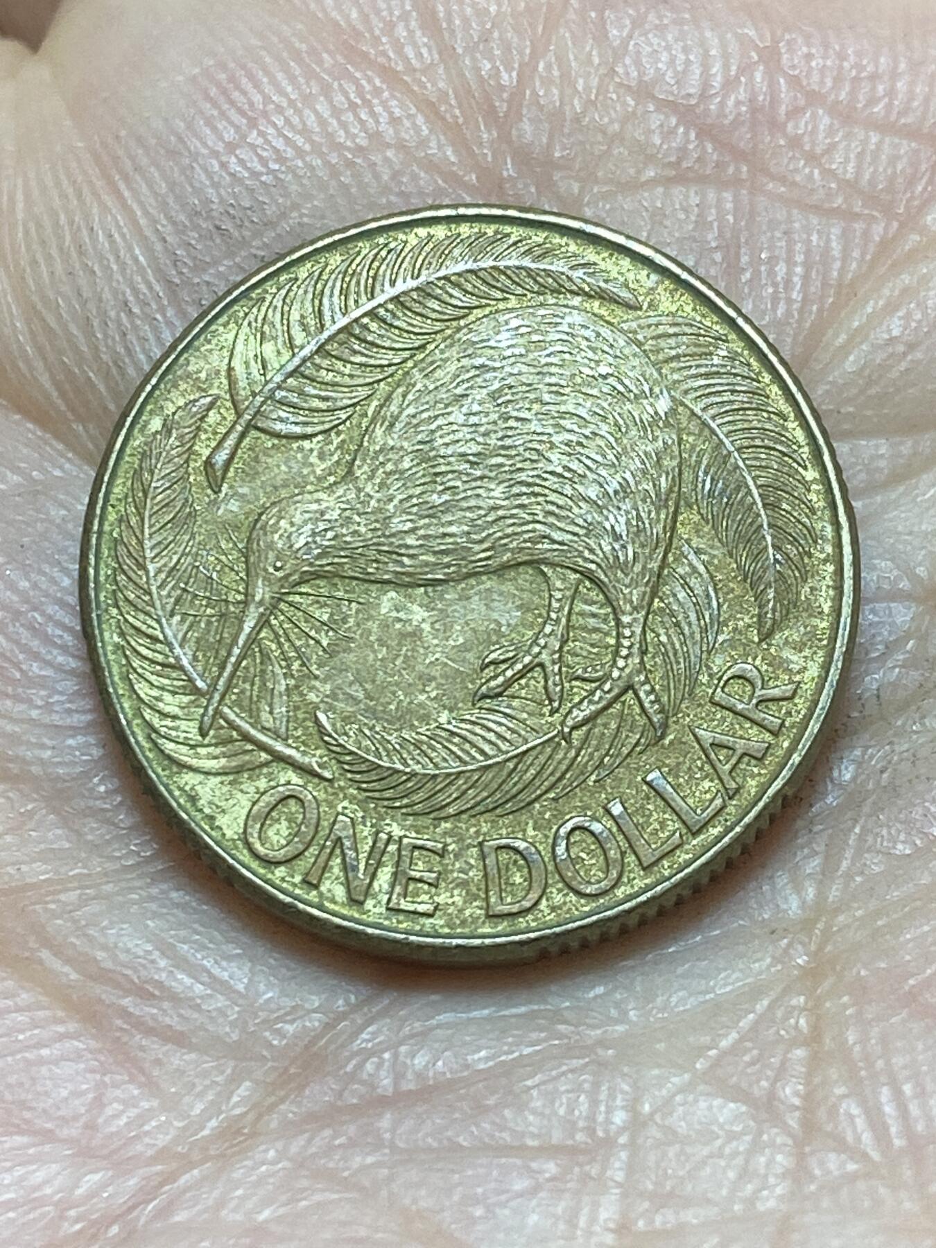 2026年第二场(总第一百七十一场）外国好品散币场(免佣金) 新西兰🇳🇿1990年1元(伊丽莎白二世中年高冠，首发年)