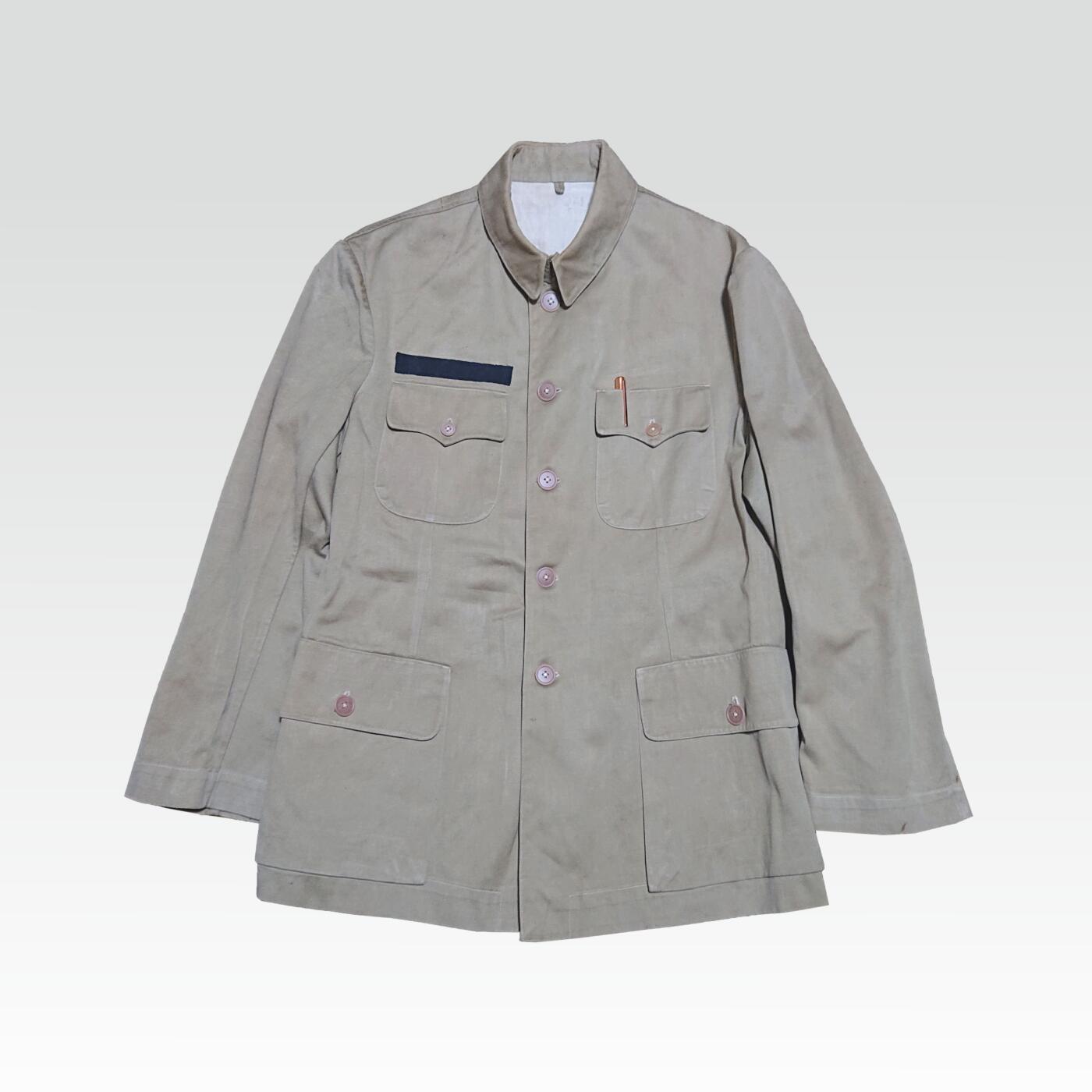 【第肆場】近代勋奖章徽章服饰杂项专场 【老兵凋零】委员长侍从武官出席蒋中正国葬军中山服ㄧ黑纱带依条例准许永久保留