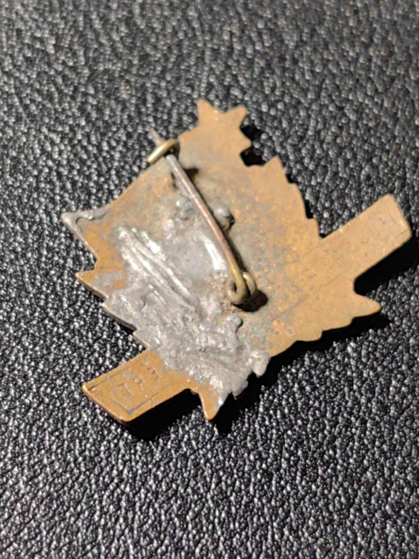 靖甫拍卖新拍第一场 匈牙利共青团员证章 无分级大版 铜珐琅