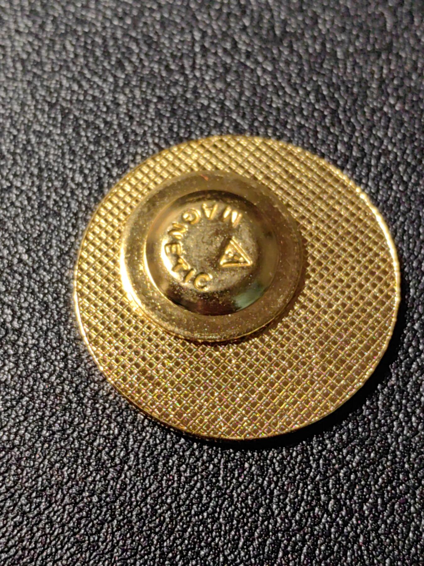 靖甫拍卖新拍第一场 北理工校徽证章