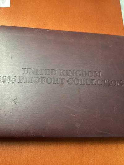 长老汇蛇年精选第九十场拍卖 - 2006英国精制加厚银币套装6枚，面值从50便士到5英镑，盒证全，155.56克925银，3000套，今年5枚套加厚银币发行价已经7000元