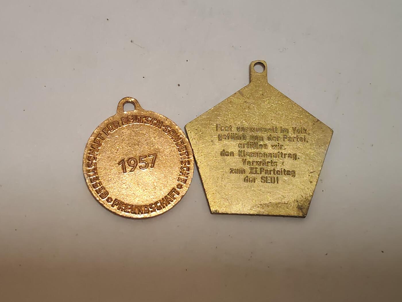 韵星假日拍卖第三十四期 -- Rimey Holidays Auction 34 民主德国金级苏德友谊协会奖章 国家人民军30年奖章