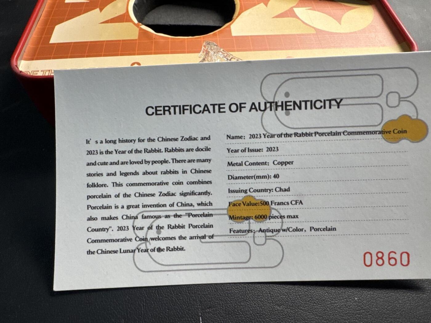 ❤️【币观天下】❤️ 第337期钱币拍卖- 2026.1.2周五晚上6点半场-长期征集拍品 原厂礼盒包装乍得2023年紫器东来生肖兔年镶嵌瓷器小兔直径40毫米仿古高浮雕铜币