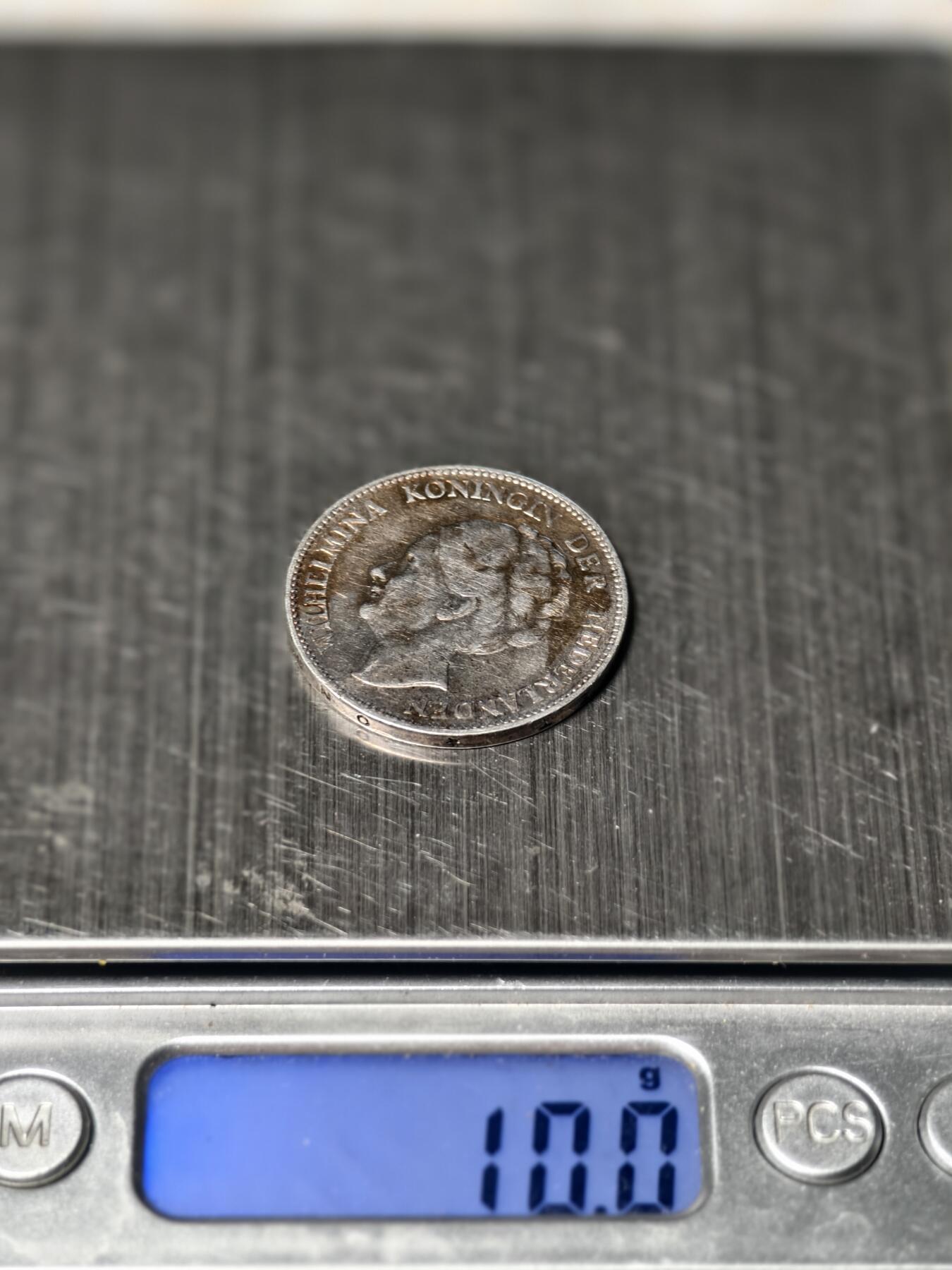 抚柳草堂-第五期章牌钱币（元旦欢庆场） 奖章勋章限时免佣 满百包邮 放漏专场 1939荷兰王国威廉明娜女王1G银币 重10g压力十足非常精致 带点彩光