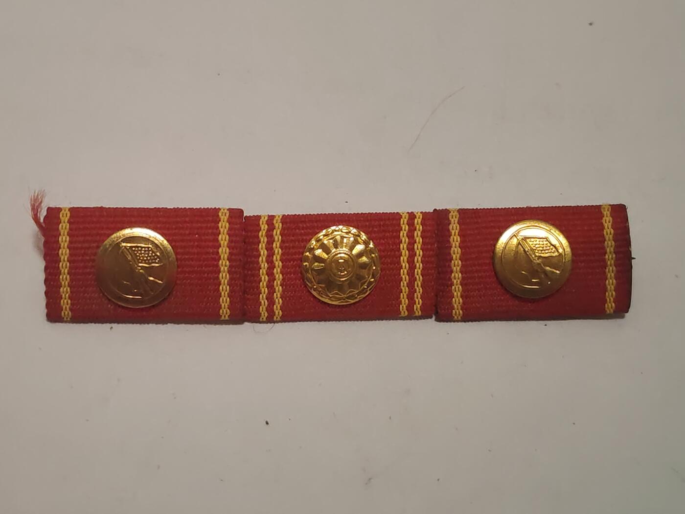 韵星假日拍卖第三十四期 -- Rimey Holidays Auction 34 民主德国工战队荣誉成员与圆满服役特级二等奖章章略一组 高级略