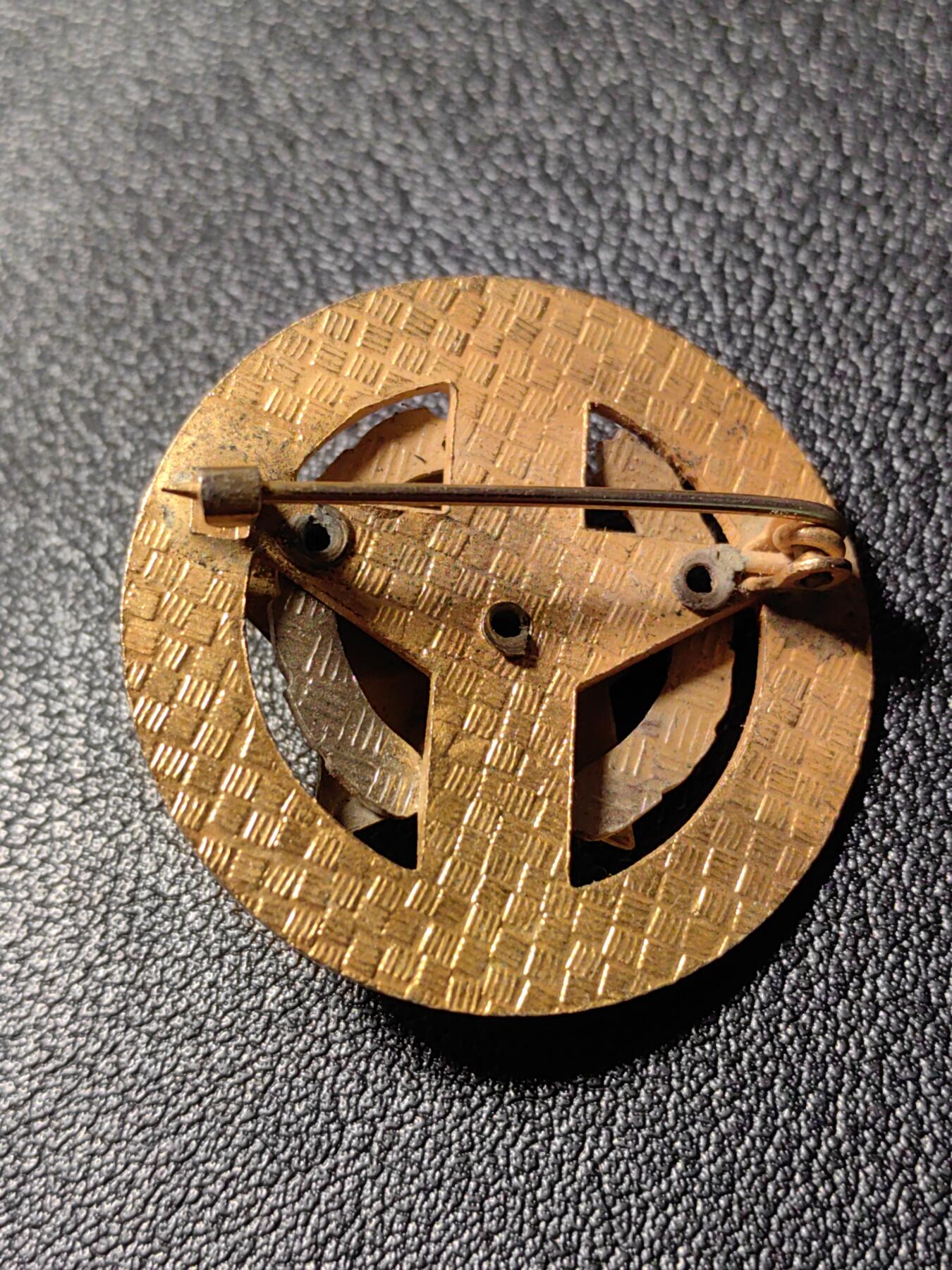 靖甫拍卖新拍第一场 匈牙利优秀劳动者证章