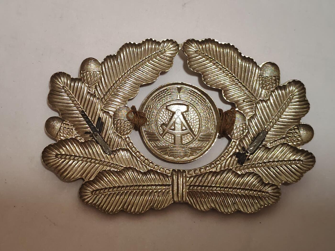 韵星假日拍卖第三十四期 -- Rimey Holidays Auction 34 民主德国军官帽徽