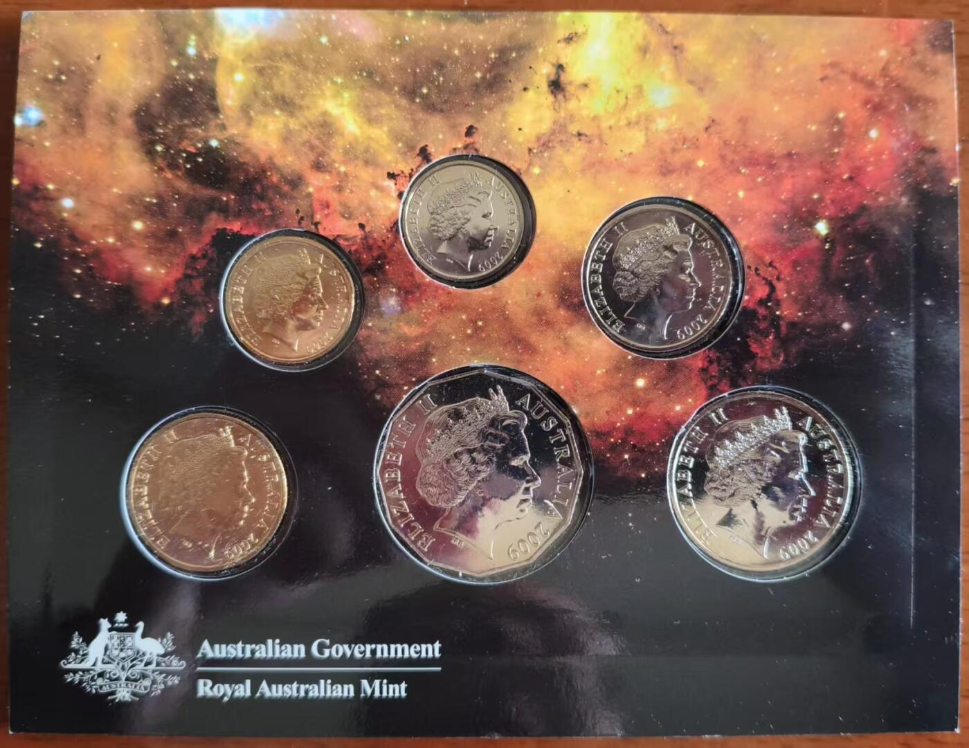 ❤️【币观天下】❤️ 第337期钱币拍卖- 2026.1.2周五晚上6点半场-长期征集拍品 澳大利亚2009年国际天文年MS 20分只在MS里封装，而一元则只在PS里才有，也许就是澳皇的套路