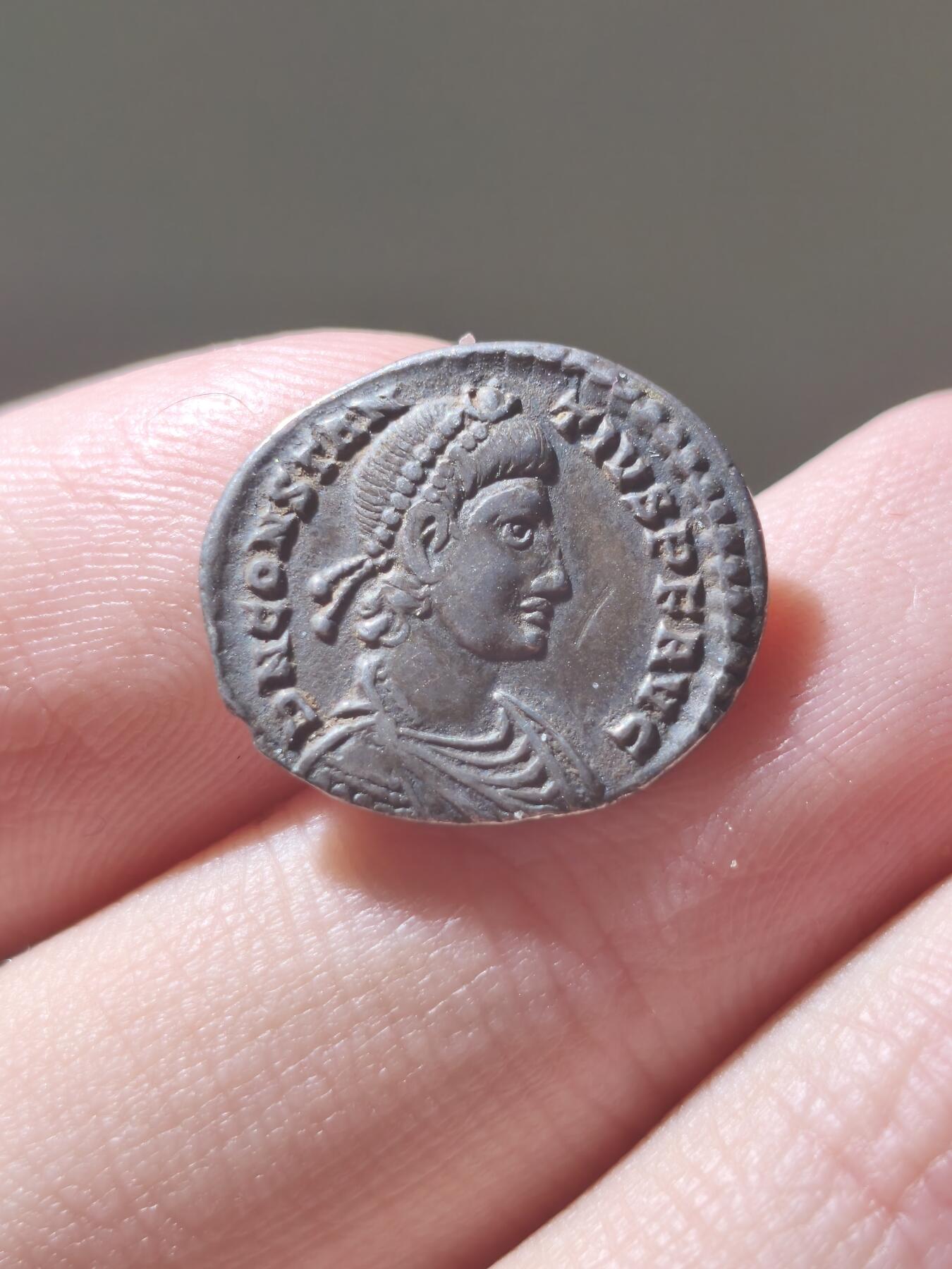 星盘世界钱币2026一月十日新年古典精品大拍 精彩纷呈 典藏美品！古罗马帝国君士坦丁王朝君士坦提乌斯二世西利克银币337-361AC，币面铭文清晰，罕见无裂，像这种罗马西力克的铸造量非常少，而且能从中挑取好品，那更是相当不易了