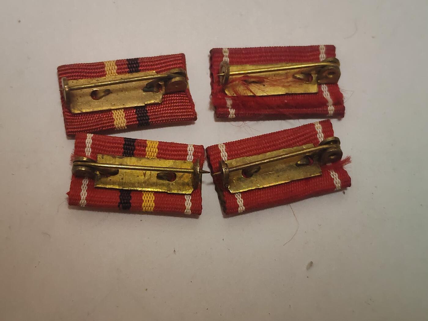 韵星假日拍卖第三十四期 -- Rimey Holidays Auction 34 民主德国工战队章略一组