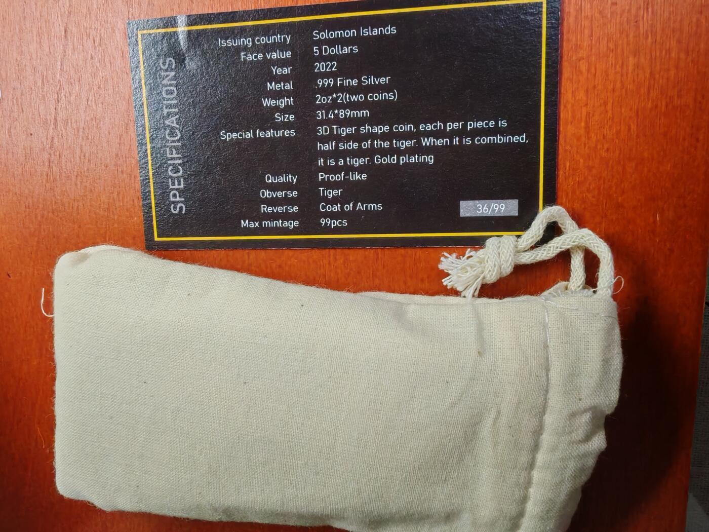 长老汇蛇年精选第九十场拍卖 2022所罗门群岛虎符5元镀金虎形银币2枚套，盒证全，实木盒+布袋，99套，2盎司999银2枚，一共4盎司银币