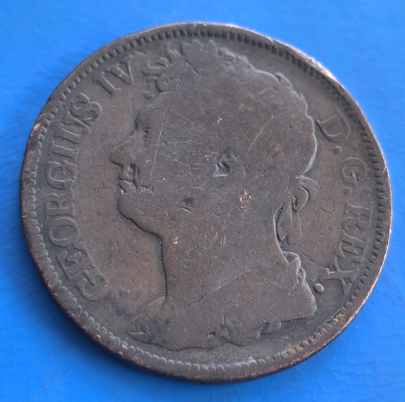 外国优质老铜币高银银币，周六九点倒数截拍，满百包邮，持续收拍 爱尔兰19 世纪乔治四世时期一便士直径33.8mm，16克铜币，正面君主像、背面爱尔兰竖琴纹章。虽磨损，仍见证英爱货币关联，老包浆藏岁月痕迹。属英国君主制货币遗存，为研究 19 世纪币制、英爱历史的实物标本，承载百年王权与地域文化交融印记 。