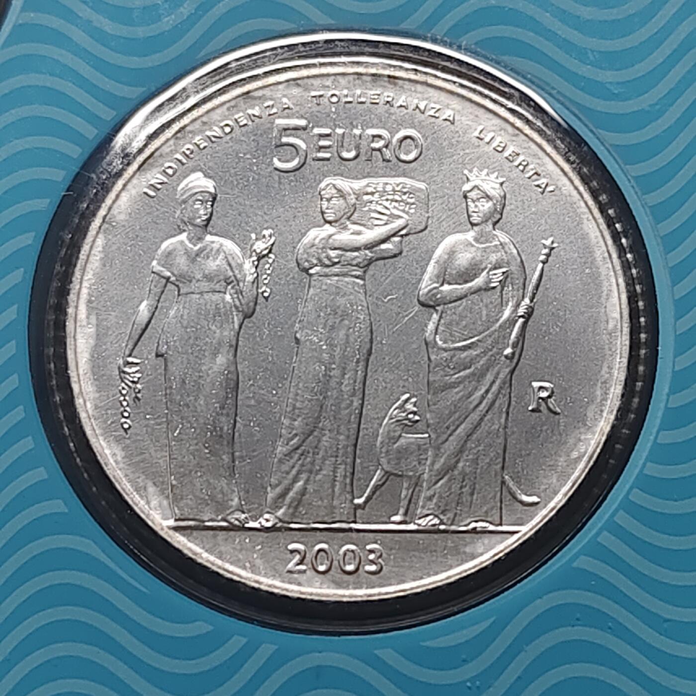 【全场包邮】纯粹捡漏拍491场（免费代拍第28场） 圣马力诺2003年官方封装套币-含5欧元独立宽容自由（32毫米18克）纪念银币