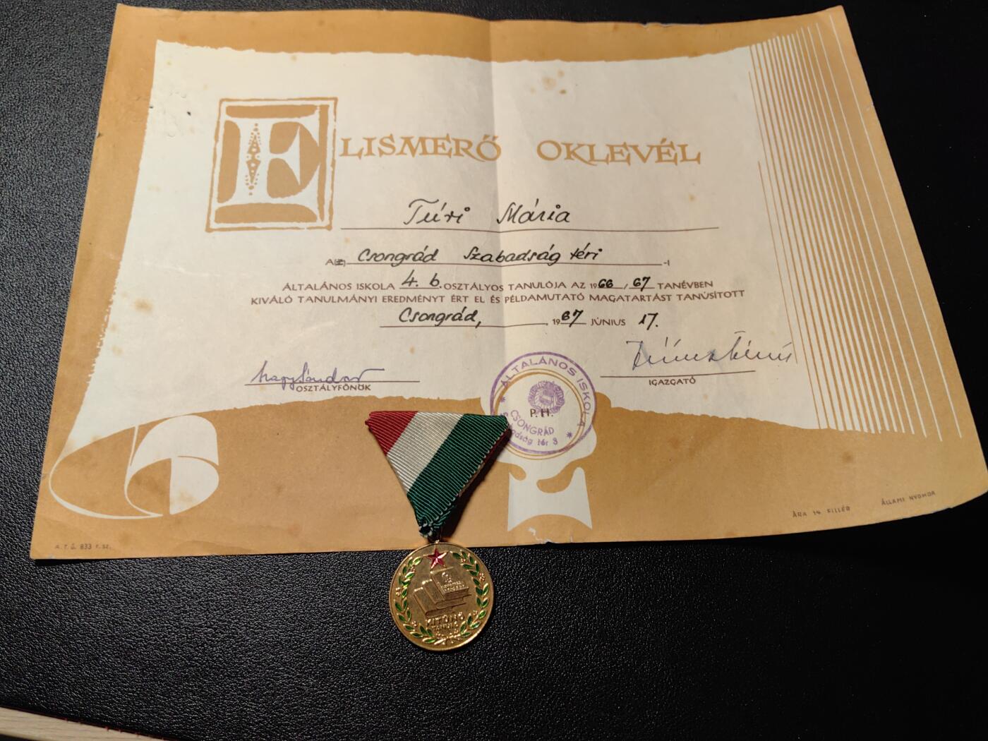 靖甫拍卖新拍第一场 匈牙利学霸奖章带证 60年代证书