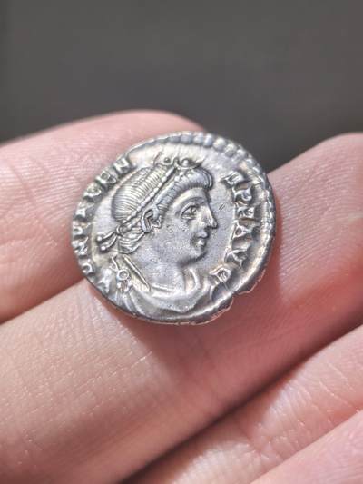 典藏美品！古罗马帝国瓦伦蒂尼安王朝瓦伦斯西利科银币328-378AC，币面铭文清晰，边缘为模具破损，币面无裂