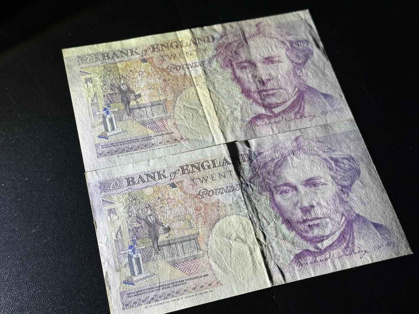 《外钞收藏家》第五百九十八期（2026年新年第一场）（本平台长期征集拍品、欢迎藏友们联系合作） 英国E序列20镑 2张一起 非全新 品相如图