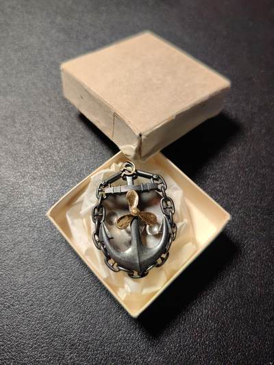 靖甫拍卖新拍第一场 - 苏联远洋机械师证章 库存品