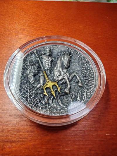 长老汇蛇年精选第九十场拍卖 - 2021喀麦隆海神波塞冬的坐骑海马2000法郎仿古高浮雕部分镀金银币，龙头币，2盎司999银，500枚，盒证全，原价2200