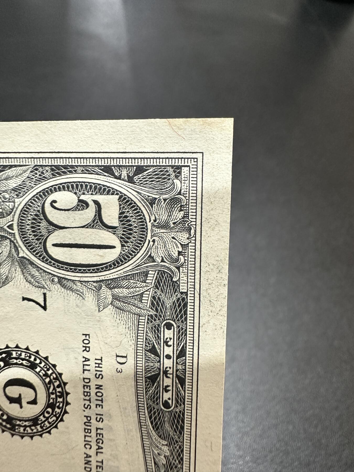 《外钞收藏家》第五百九十八期（2026年新年第一场）（本平台长期征集拍品、欢迎藏友们联系合作） 1977年美国小头版50美元 无折 一个角有黄斑