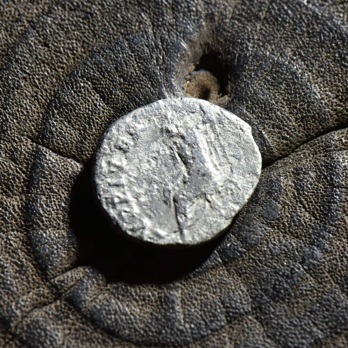 【良泉】第45期【直播场】1月15日晚19.30点开拍！ 208组，西方古代钱币、丝路古珠杂项专场 【藏家出品C】罕见 罗马帝国 公元54-68年 尼禄 第纳尔银币，2.5克