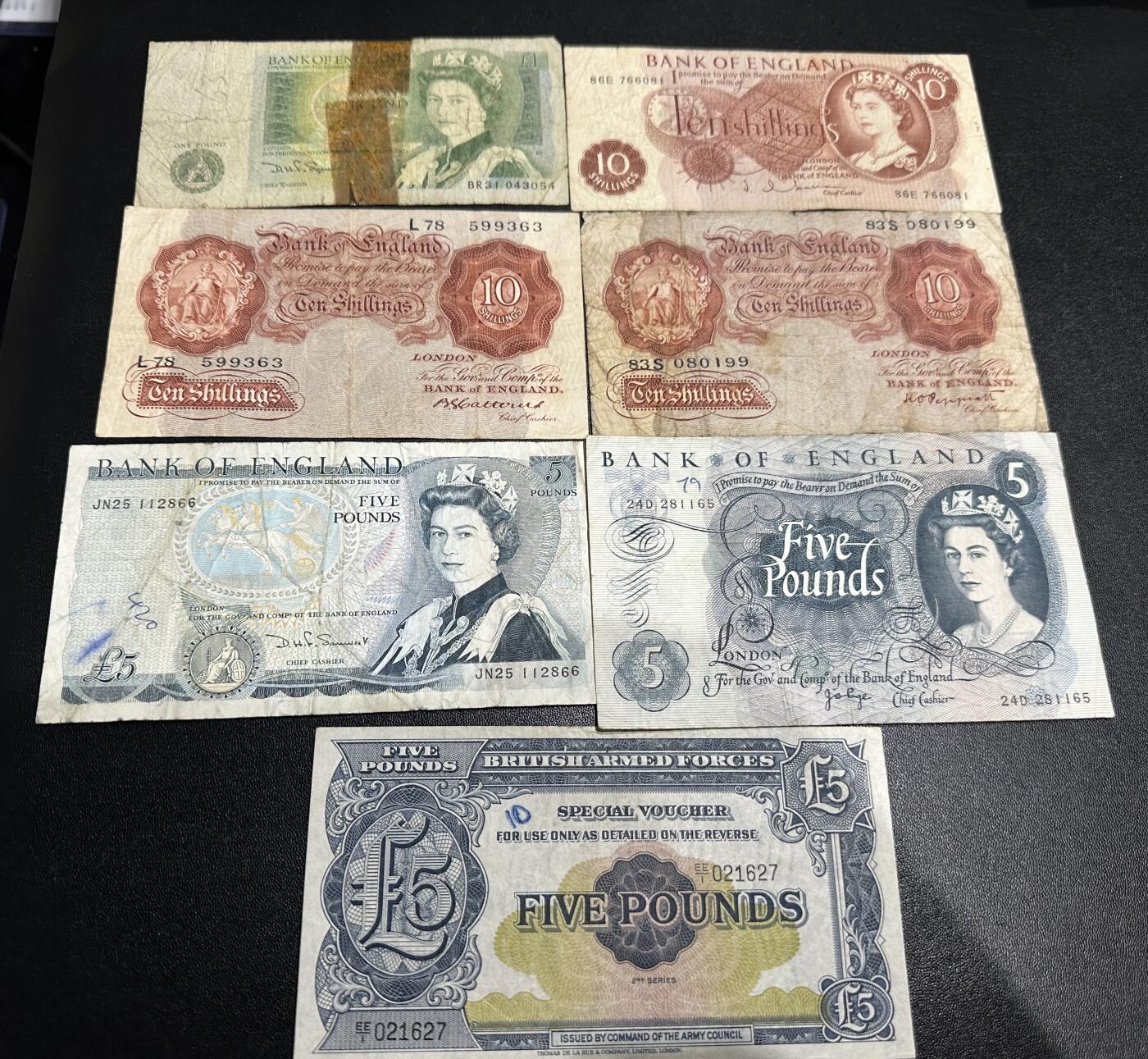 《外钞收藏家》第五百九十八期（2026年新年第一场）（本平台长期征集拍品、欢迎藏友们联系合作） 英国A、C、D序列加殖民地军票7张一起 非全新 品相如图