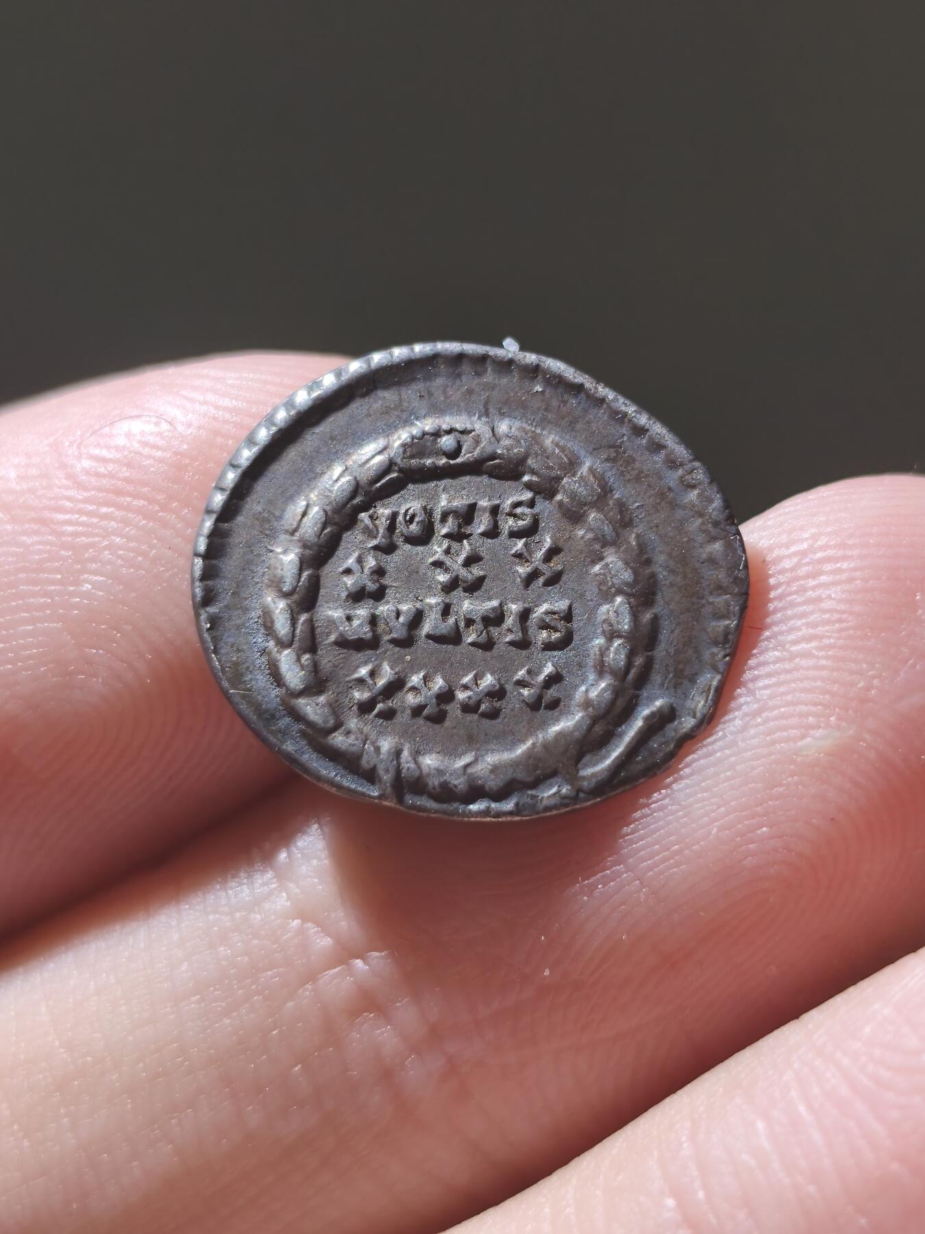 星盘世界钱币2026一月十日新年古典精品大拍 精彩纷呈 典藏美品！古罗马帝国君士坦丁王朝君士坦提乌斯二世西利克银币337-361AC，币面铭文清晰，罕见无裂，像这种罗马西力克的铸造量非常少，而且能从中挑取好品，那更是相当不易了