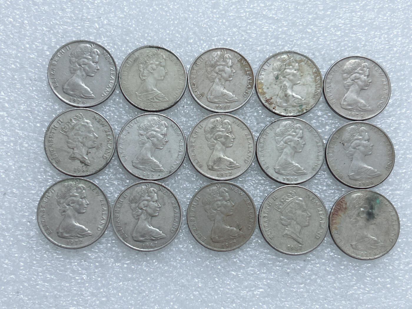 第一海外回流一元起拍收藏 散集专场  第285期 新西兰10分硬币 15枚 花冠女王版