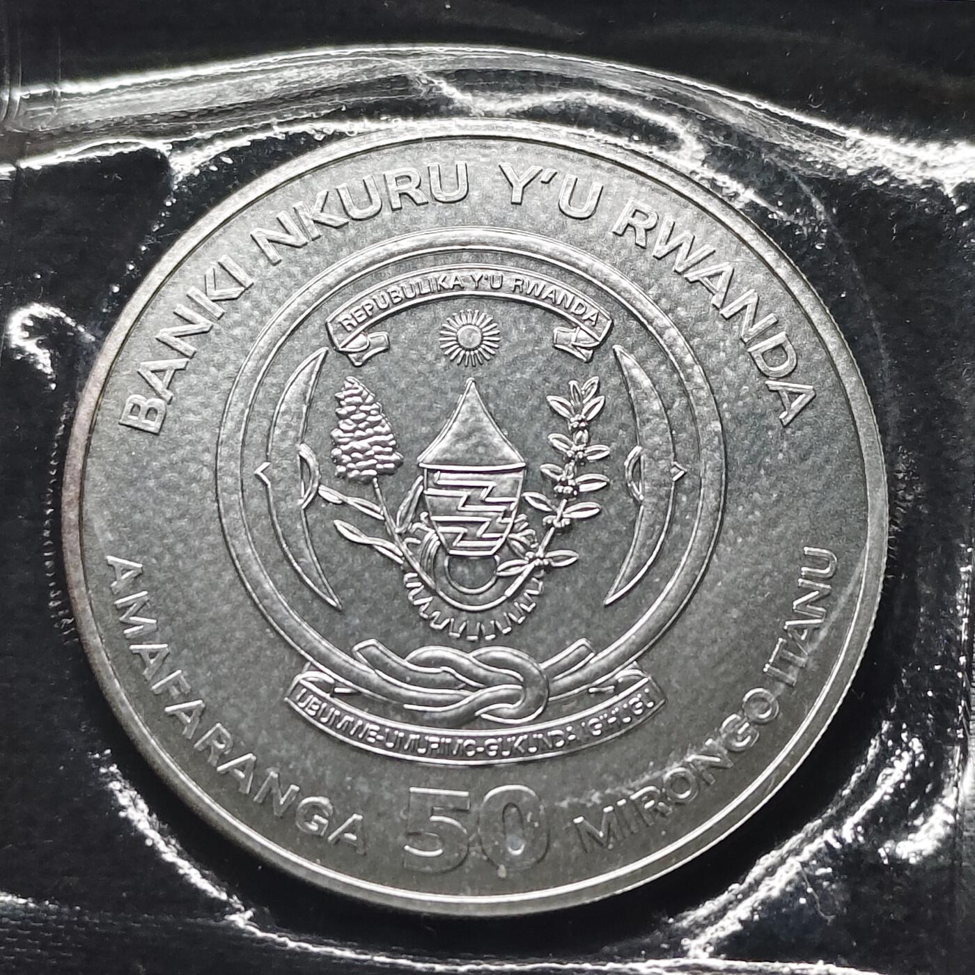 【全场包邮】纯粹捡漏拍491场（免费代拍第28场） 卢旺达2018年50法郎辽阔非洲系列猫鼬1盎司（40毫米31.1克）999纯银币