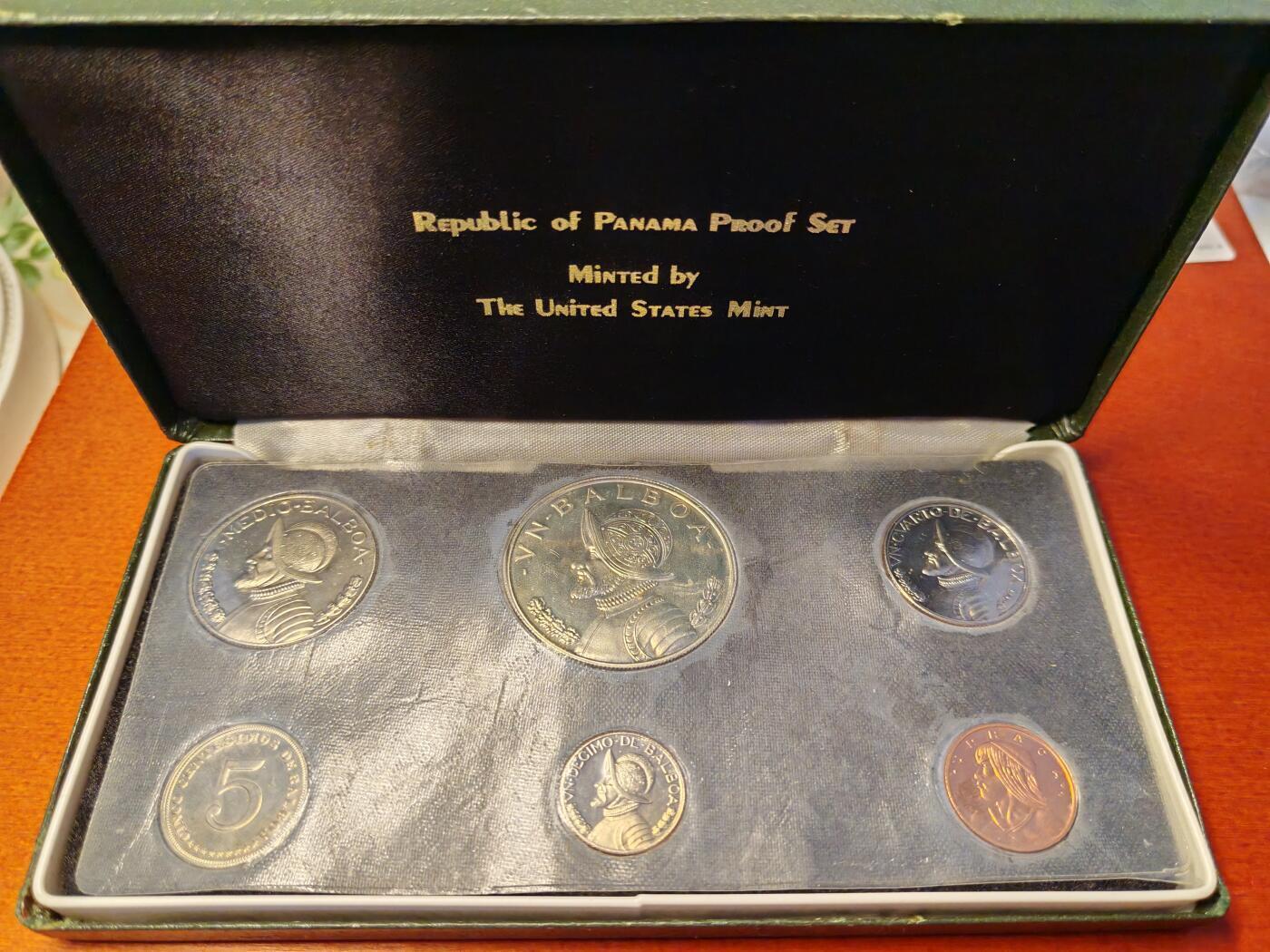 长老汇蛇年精选第九十场拍卖 1974巴拿马6枚精制银币套装，含大银币1枚，26.73克900银，有盒无证，量少年份