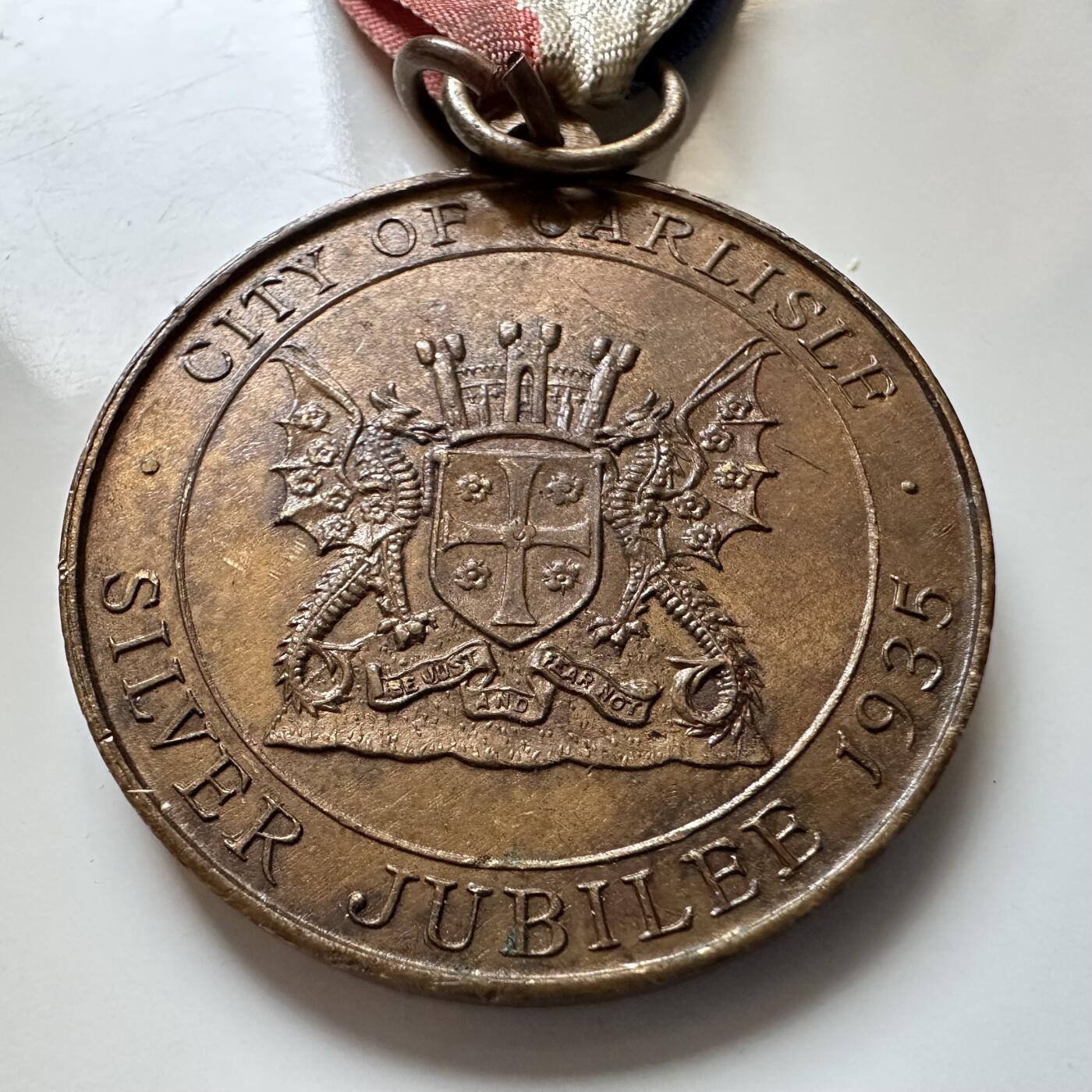 🌹外币初藏🌹🐯2026年第1场  每周二四六晚8️⃣点 接代拍 英国卡莱尔市乔治五世国王1935年银禧纪念章 32.3毫米