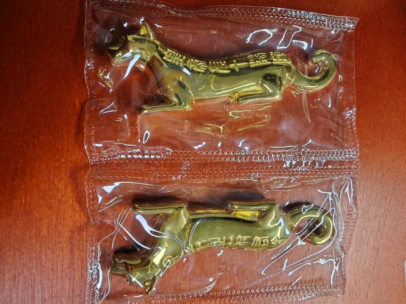 长老汇蛇年精选第九十场拍卖 2022所罗门群岛虎符5元镀金虎形银币2枚套，盒证全，实木盒+布袋，99套，2盎司999银2枚，一共4盎司银币