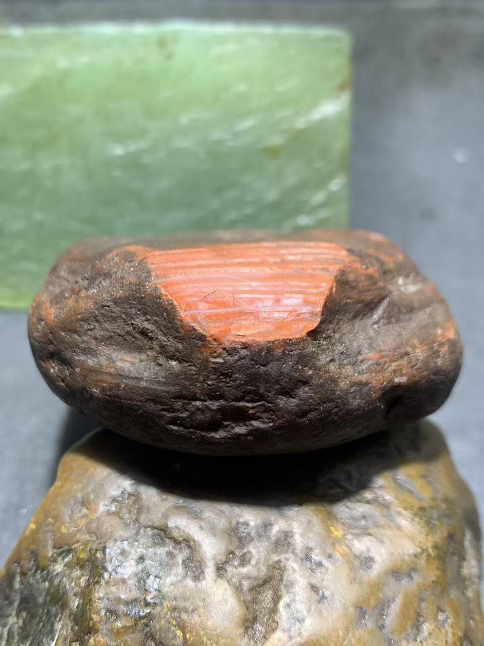 精美铁红皮开窗料南红玛瑙原石一颗